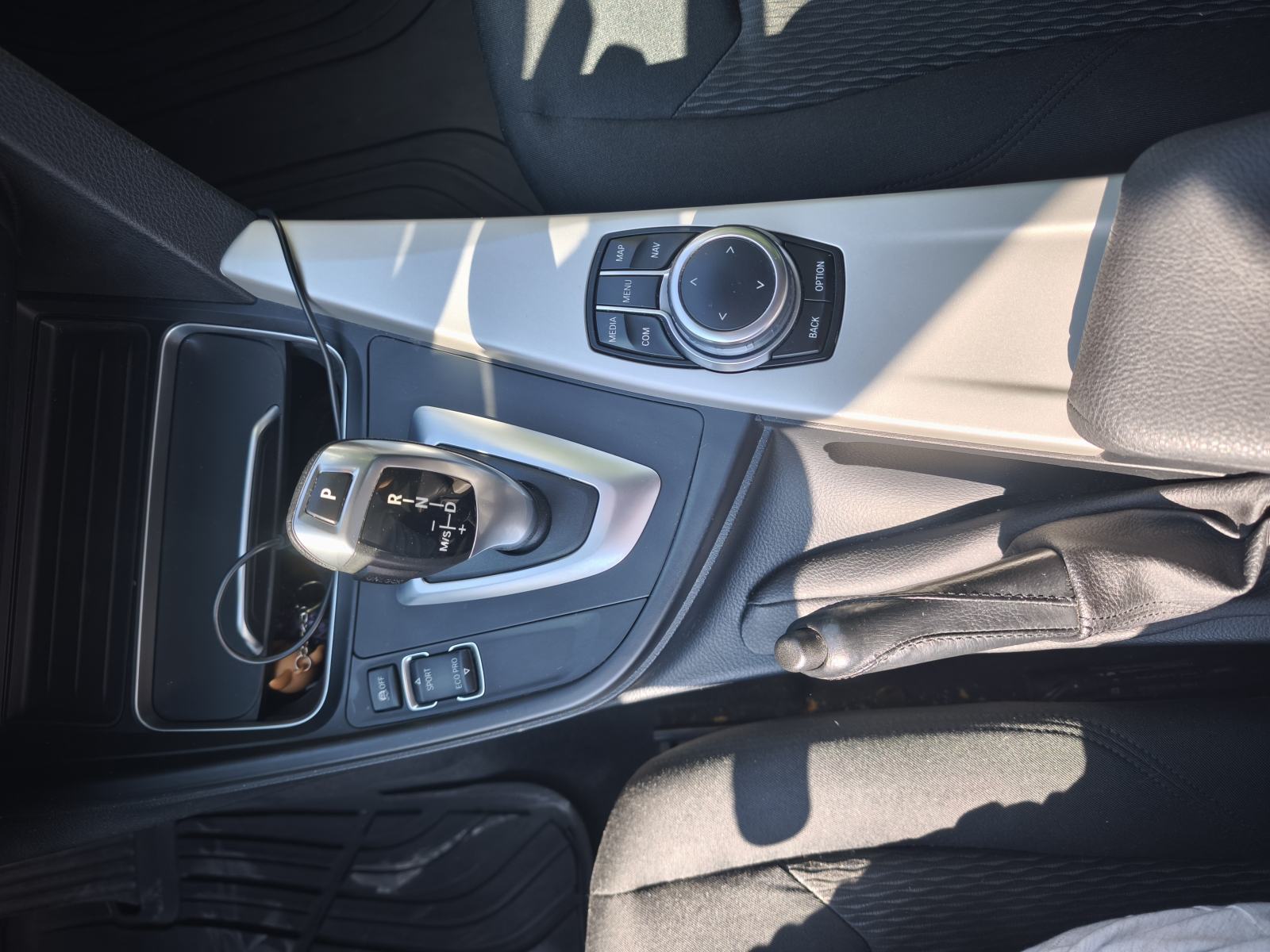BMW serija 3 318d automatik, fotografija 6