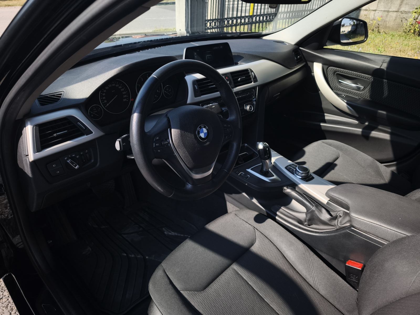 BMW serija 3 318d automatik, fotografija 8