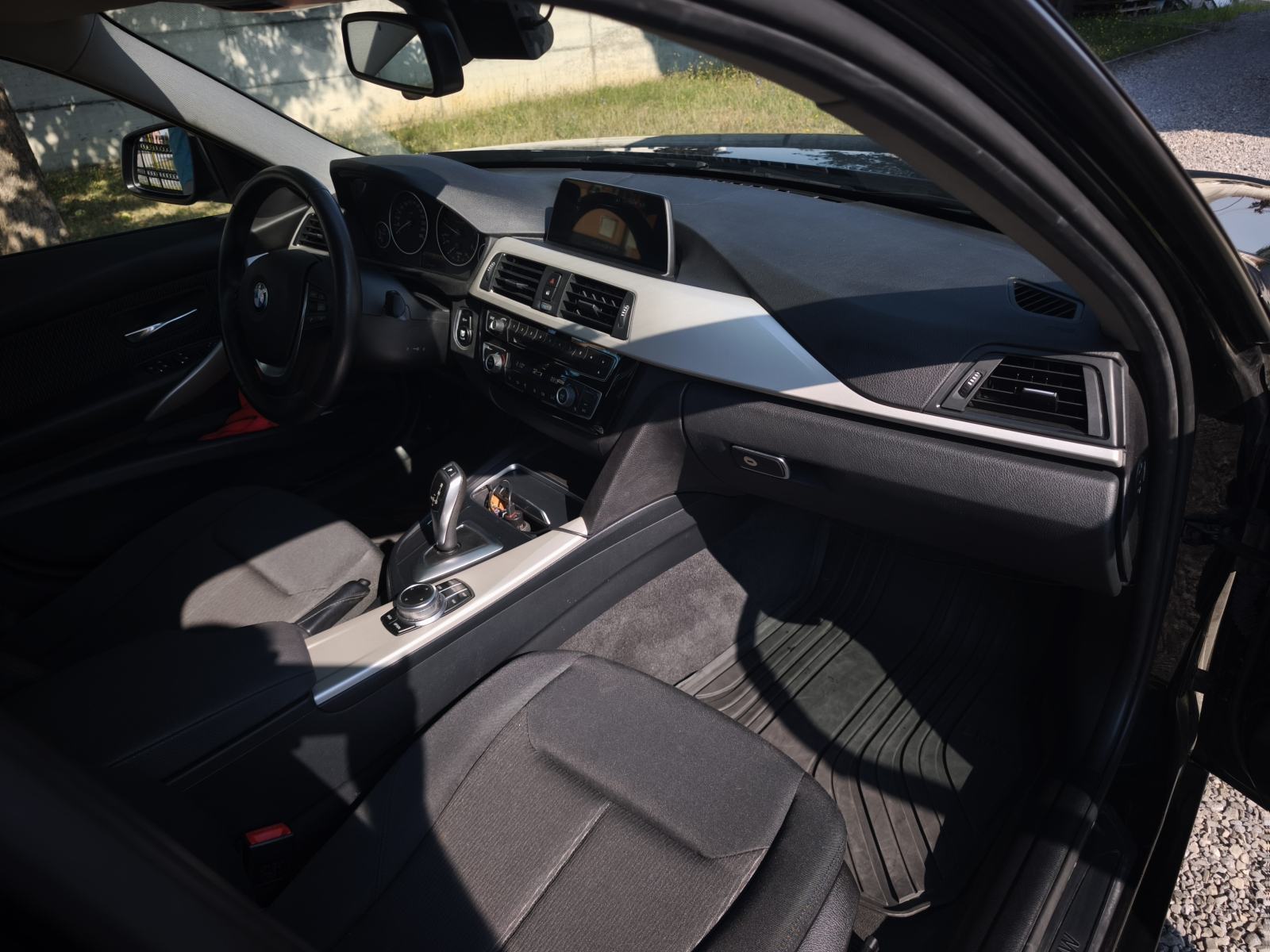 BMW serija 3 318d automatik, fotografija 9