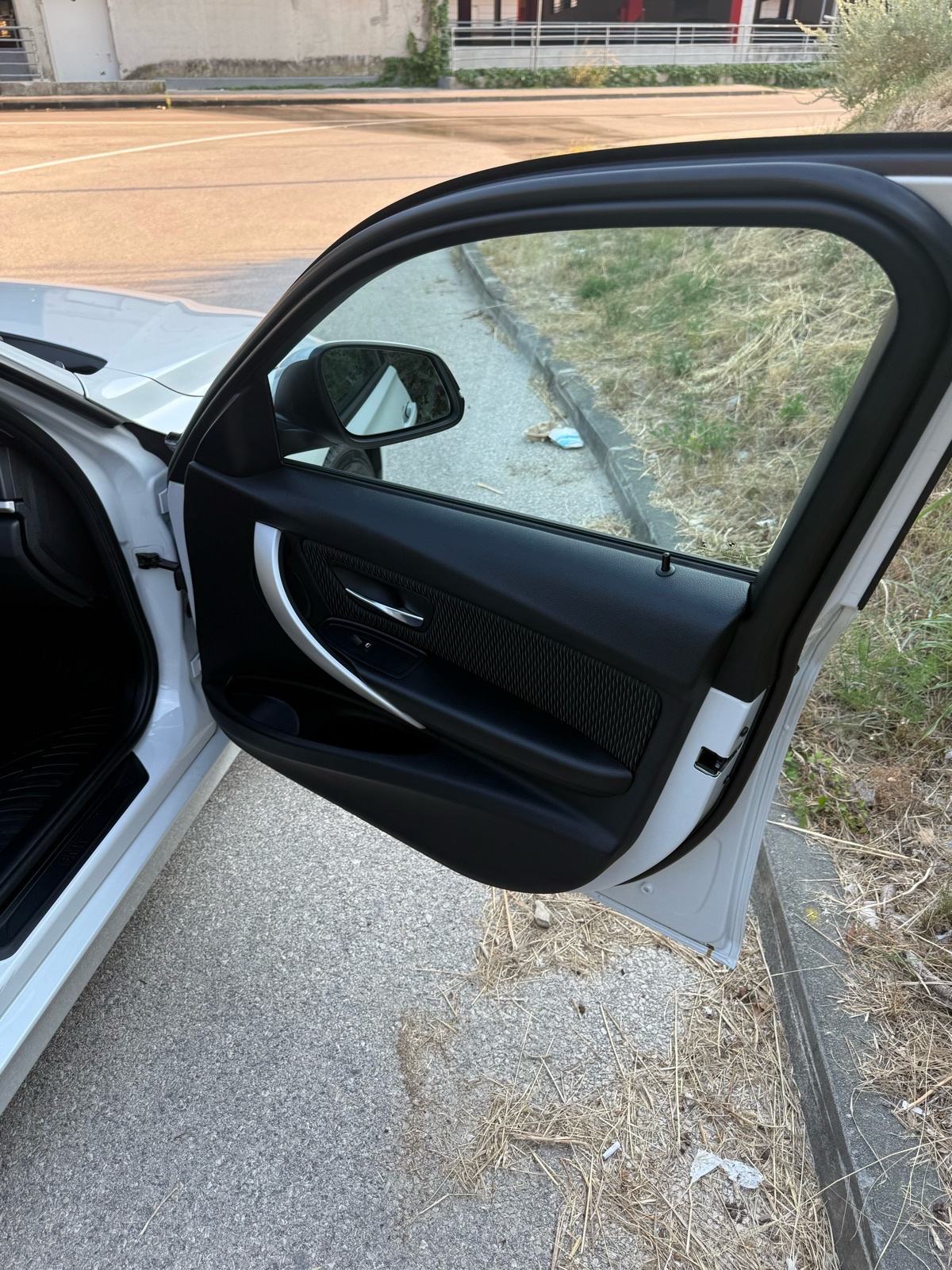 BMW serija 3 318d automatik, fotografija 9