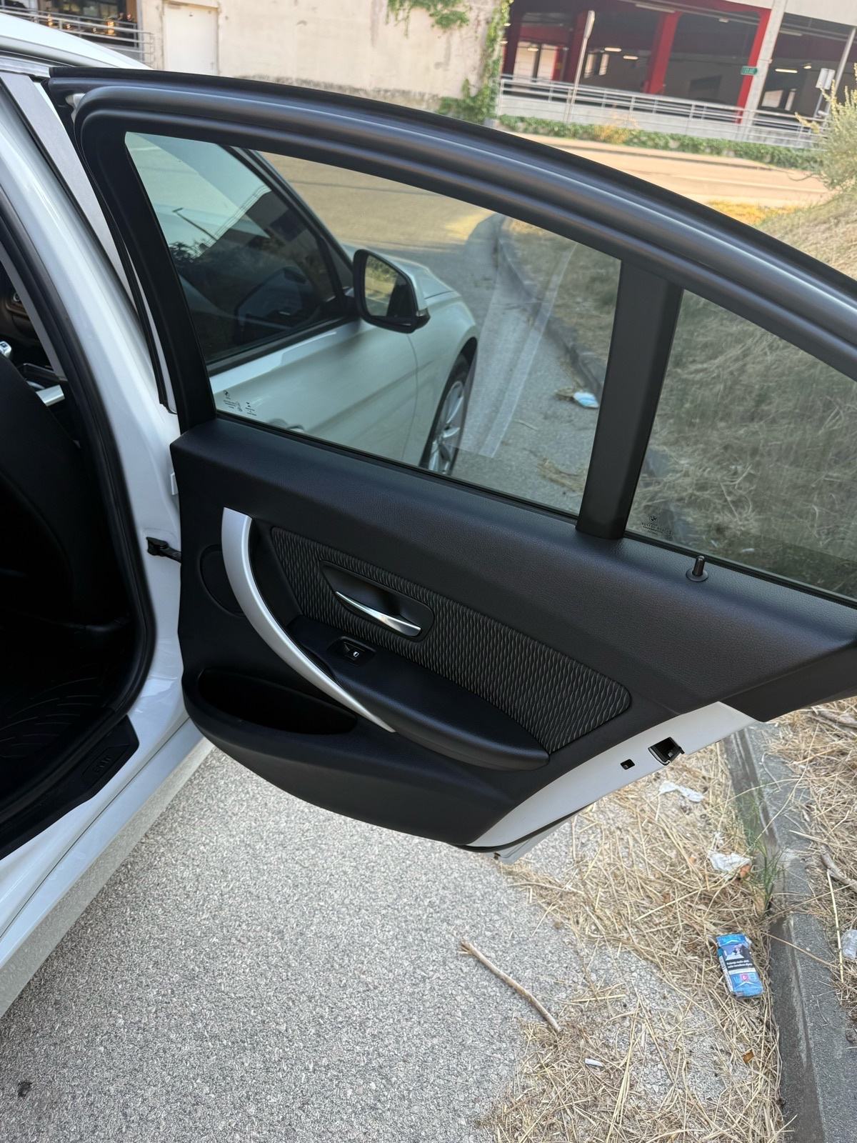 BMW serija 3 318d automatik, fotografija 8