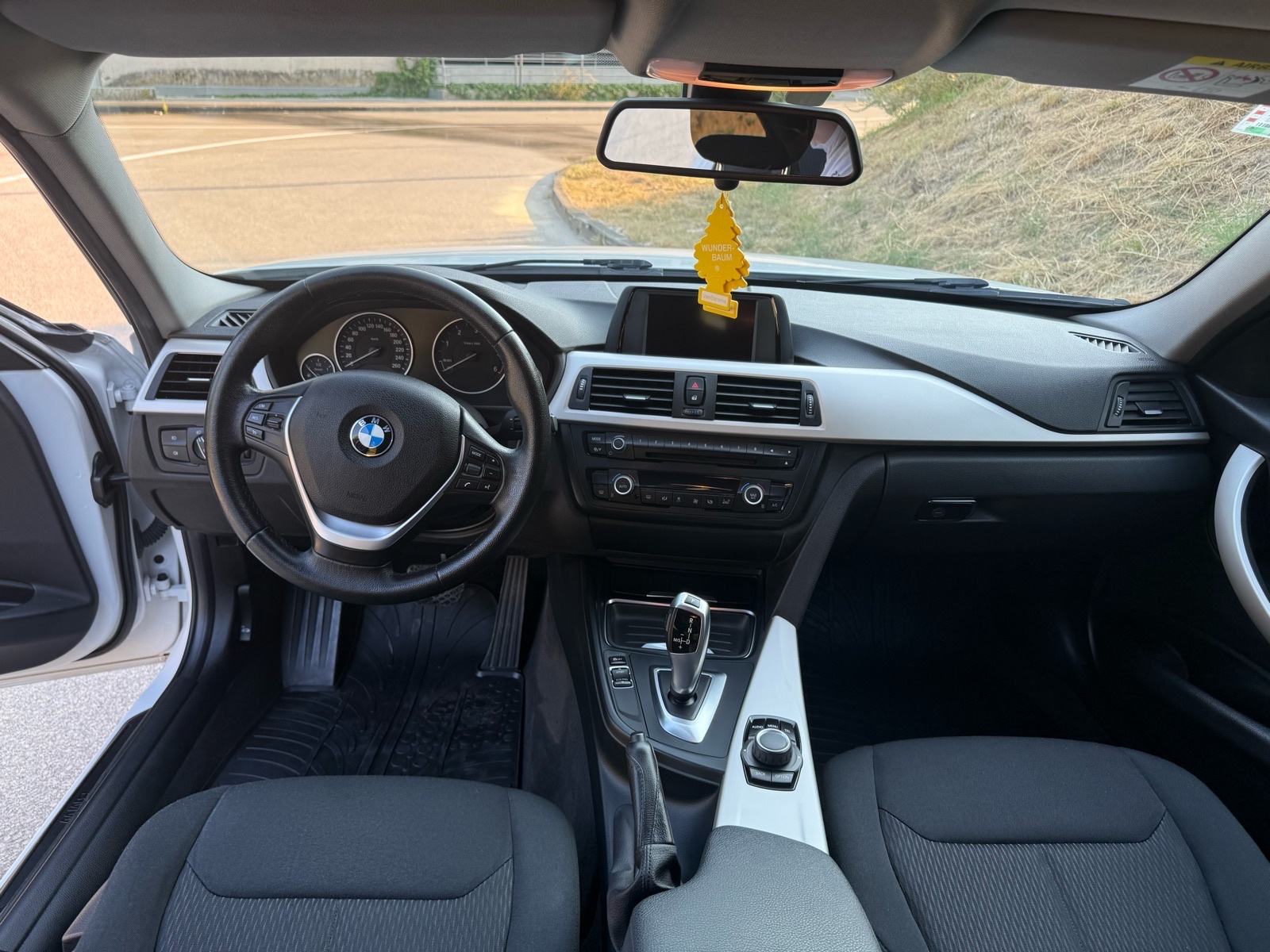BMW serija 3 318d automatik, fotografija 11