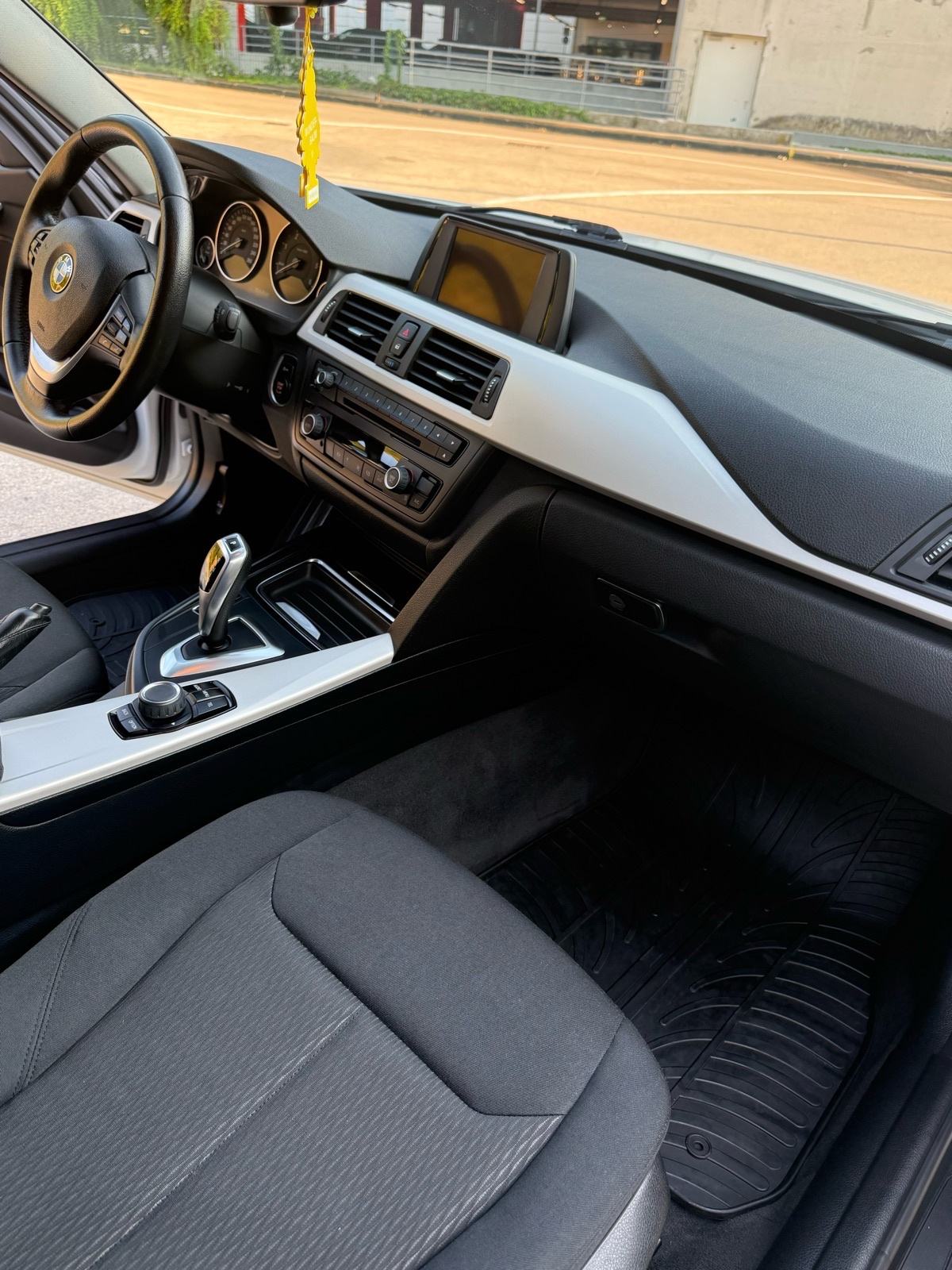 BMW serija 3 318d automatik, fotografija 14