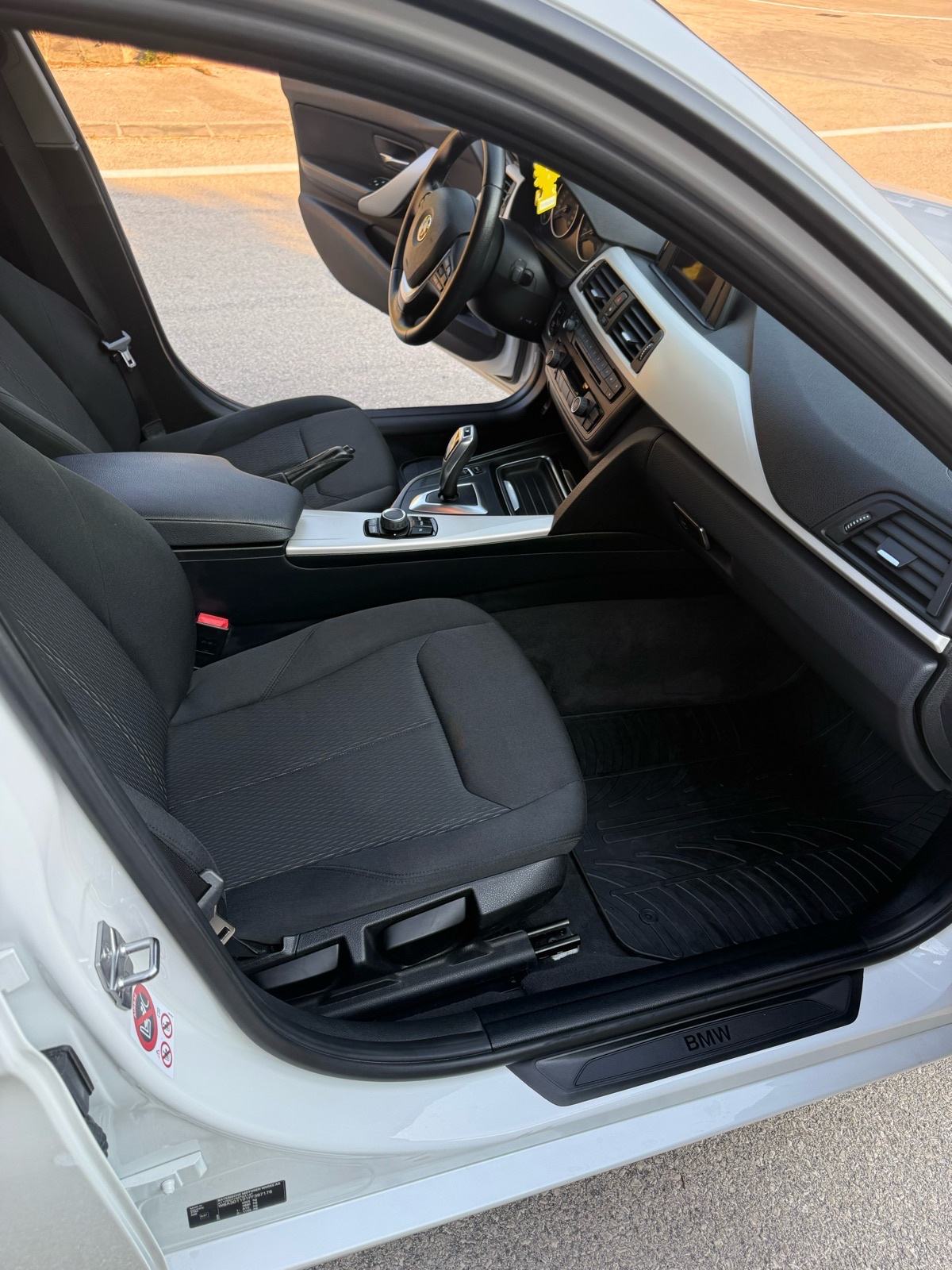 BMW serija 3 318d automatik, fotografija 16