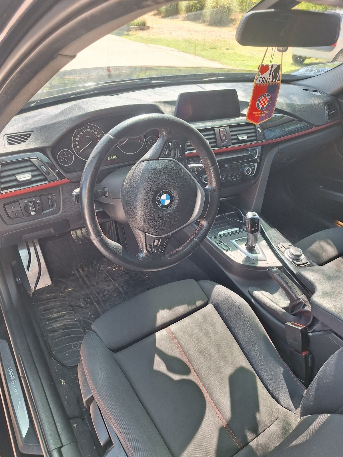 BMW serija 3 318d automatik, fotografija 2