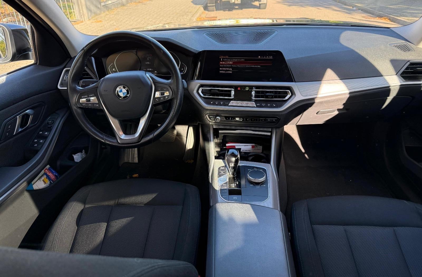 BMW serija 3 318d automatik, fotografija 8