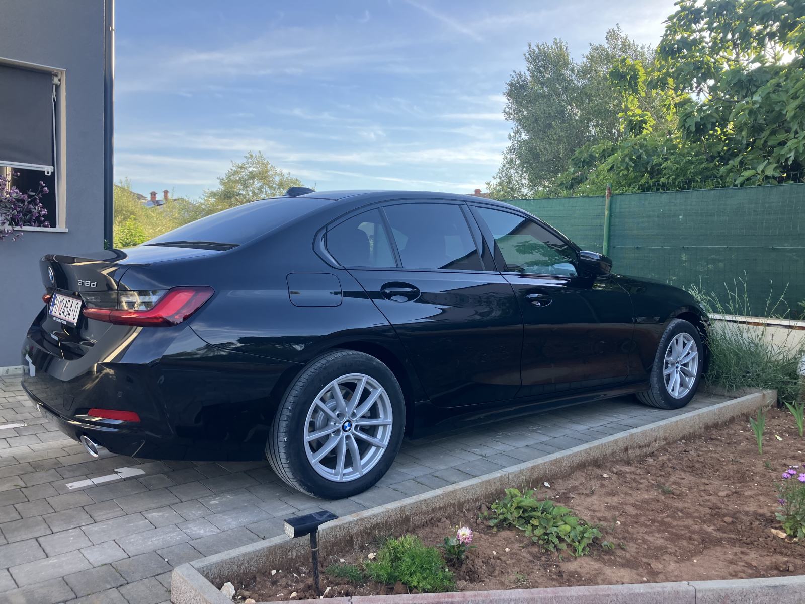 BMW serija 3 318d LCI Mild- hybrid, fotografija 4
