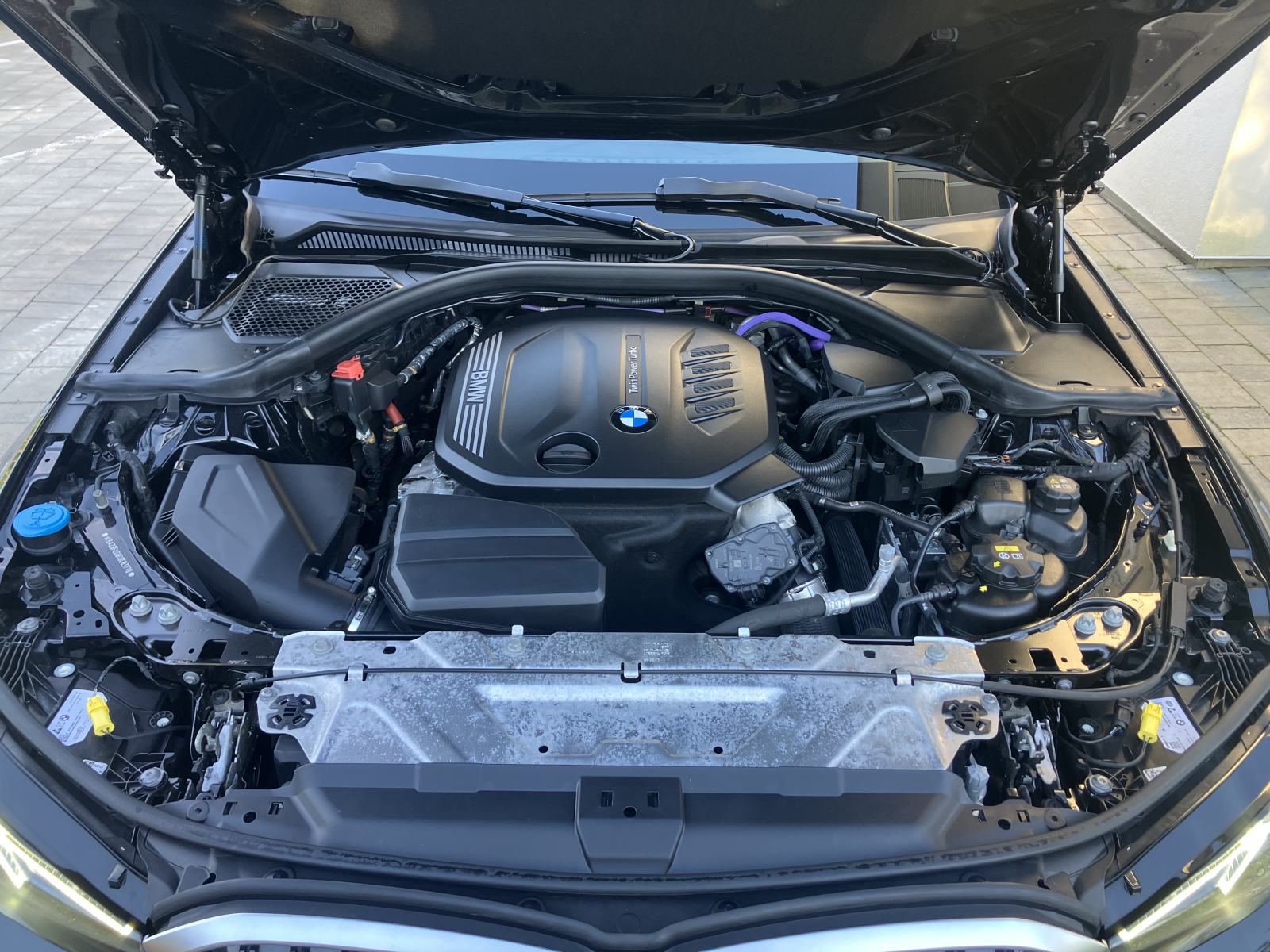 BMW serija 3 318d LCI Mild- hybrid, fotografija 8