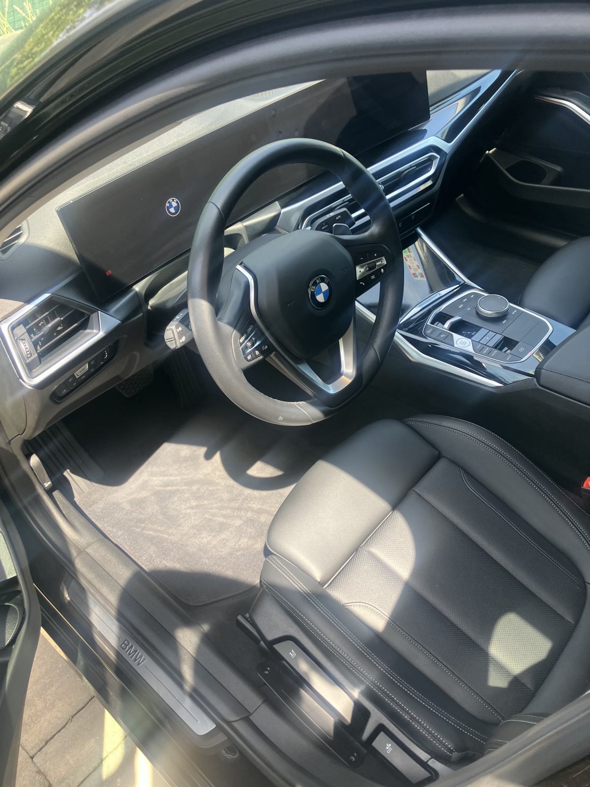 BMW serija 3 318d LCI Mild- hybrid, fotografija 10