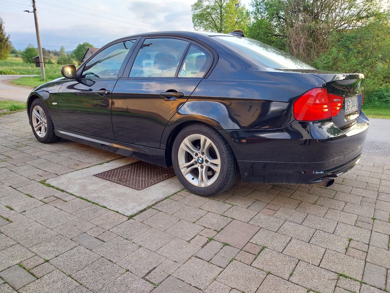 BMW serija 3 318d LCI, fotografija 6