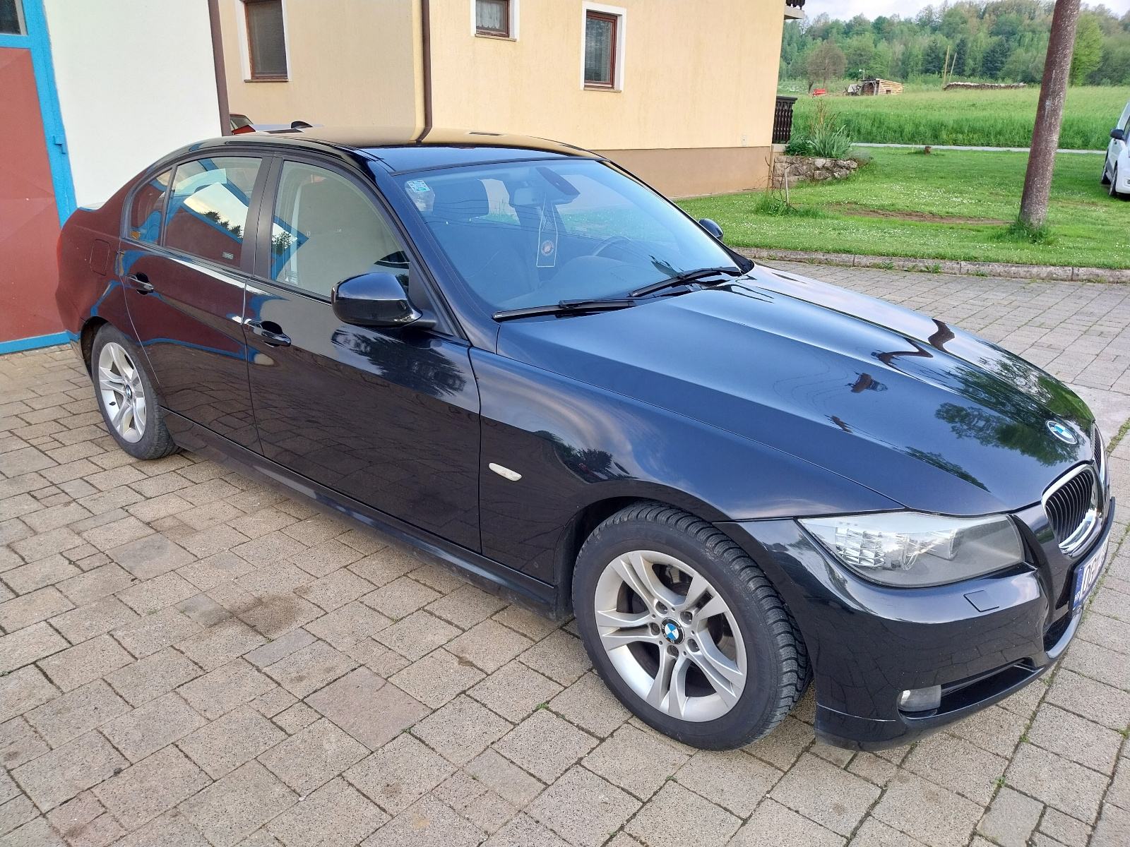 BMW serija 3 318d LCI, fotografija 3