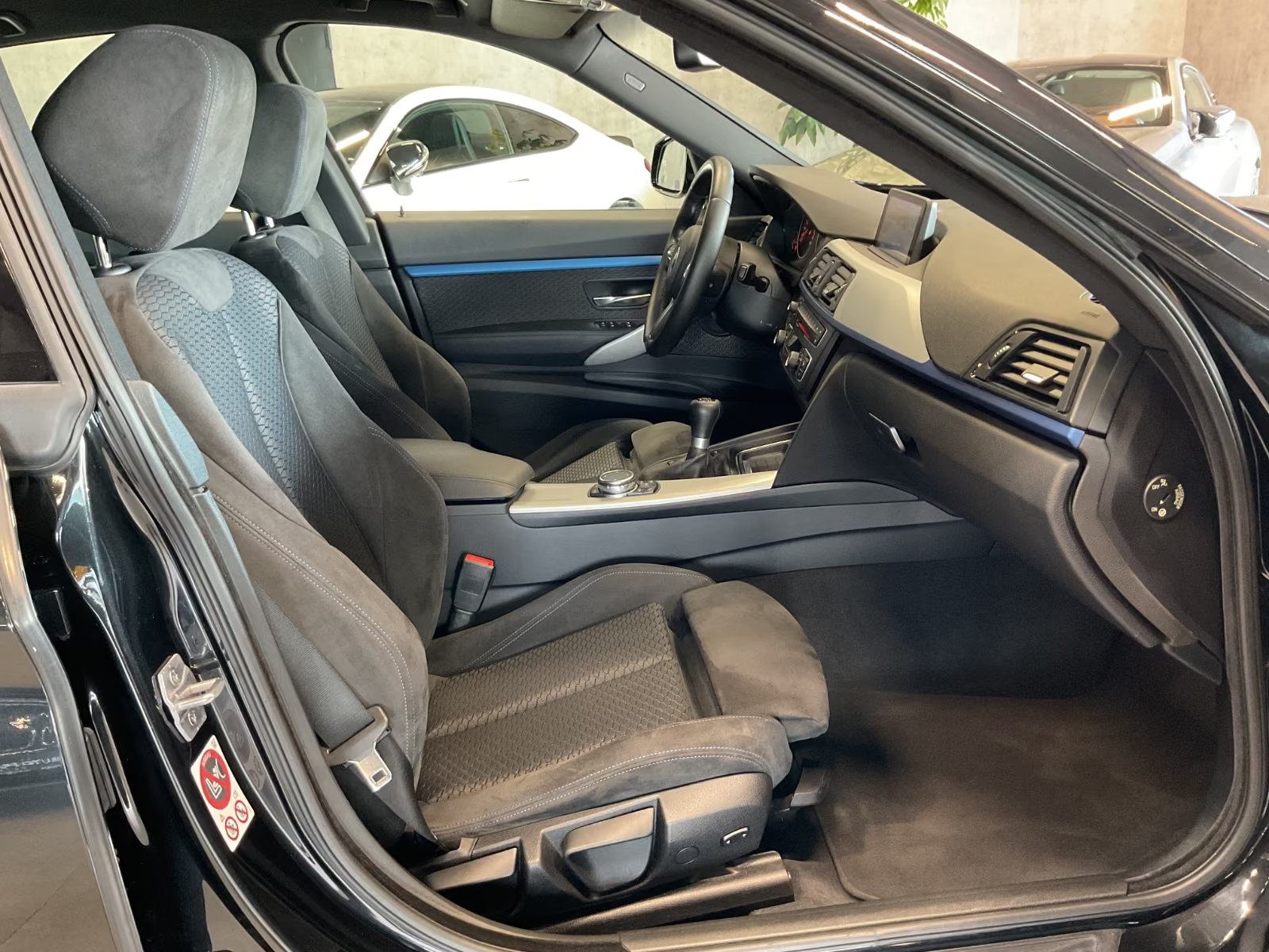 BMW serija 3 318d M-sport BiXenon navi alcantara PDCx2 kam gr.sj. TOP, fotografija 19