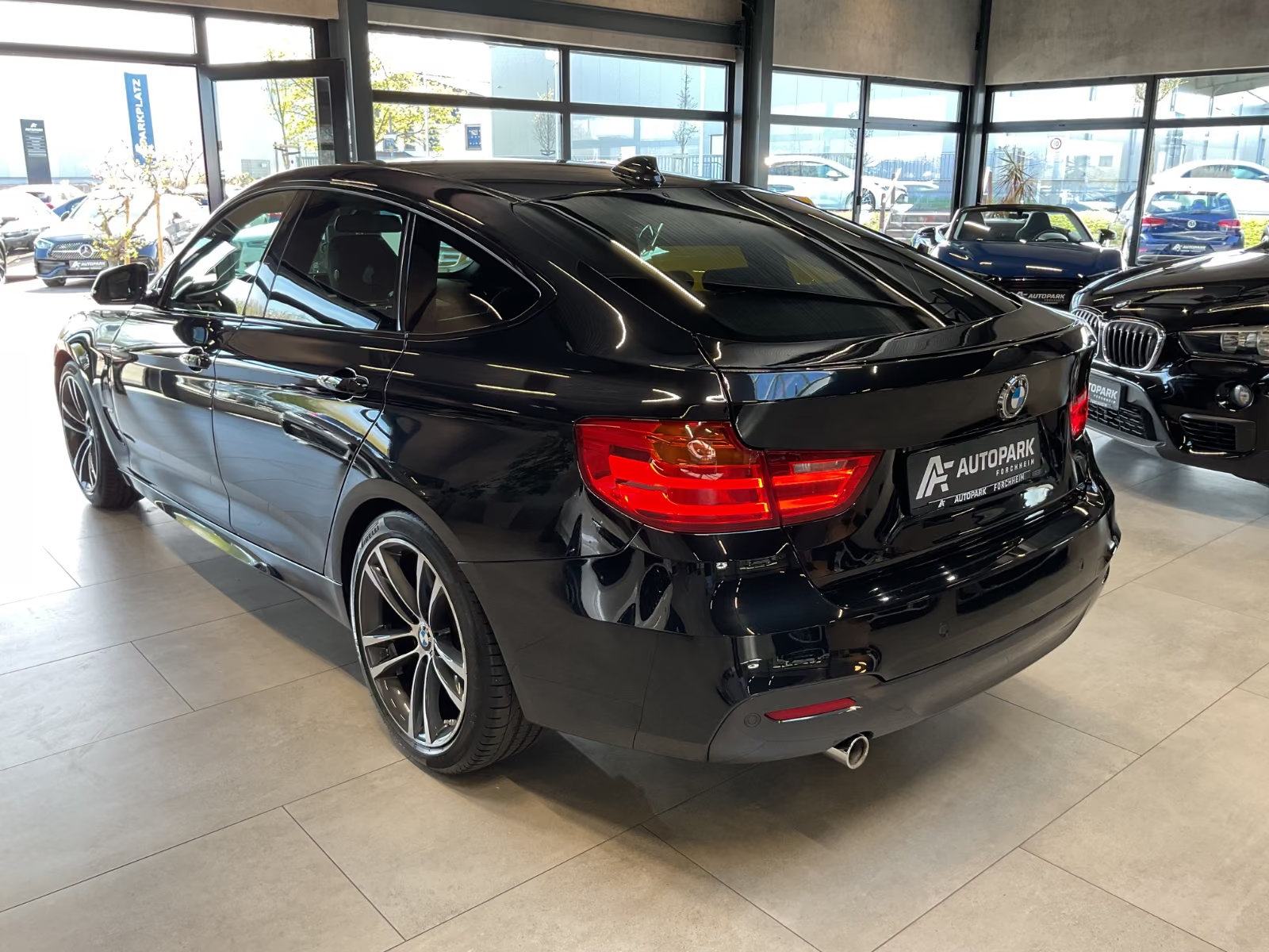 BMW serija 3 318d M-sport BiXenon navi alcantara PDCx2 kam gr.sj. TOP, fotografija 4