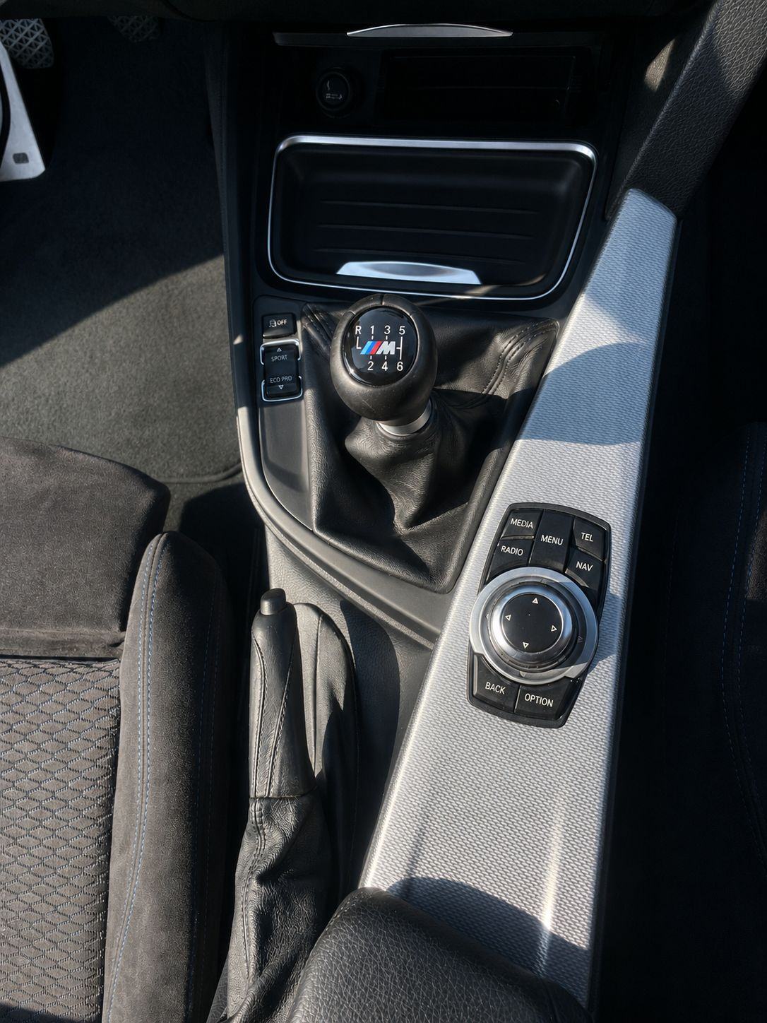 BMW serija 3 318d M-sport, fotografija 16