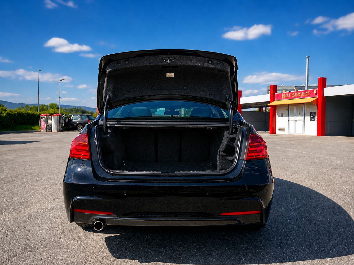 BMW serija 3 318d M-sport, fotografija 10