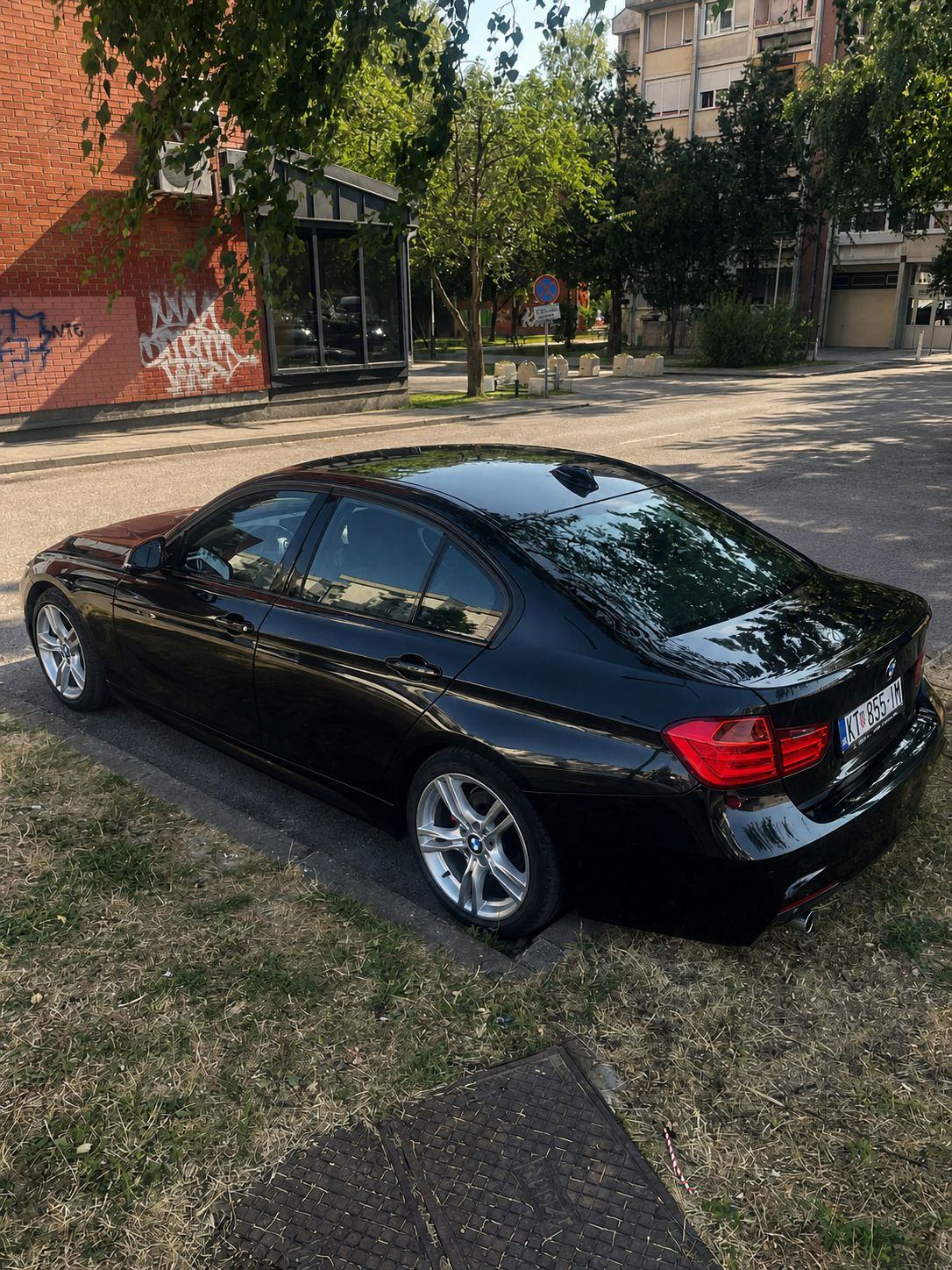 BMW serija 3 318d M-sport, fotografija 9