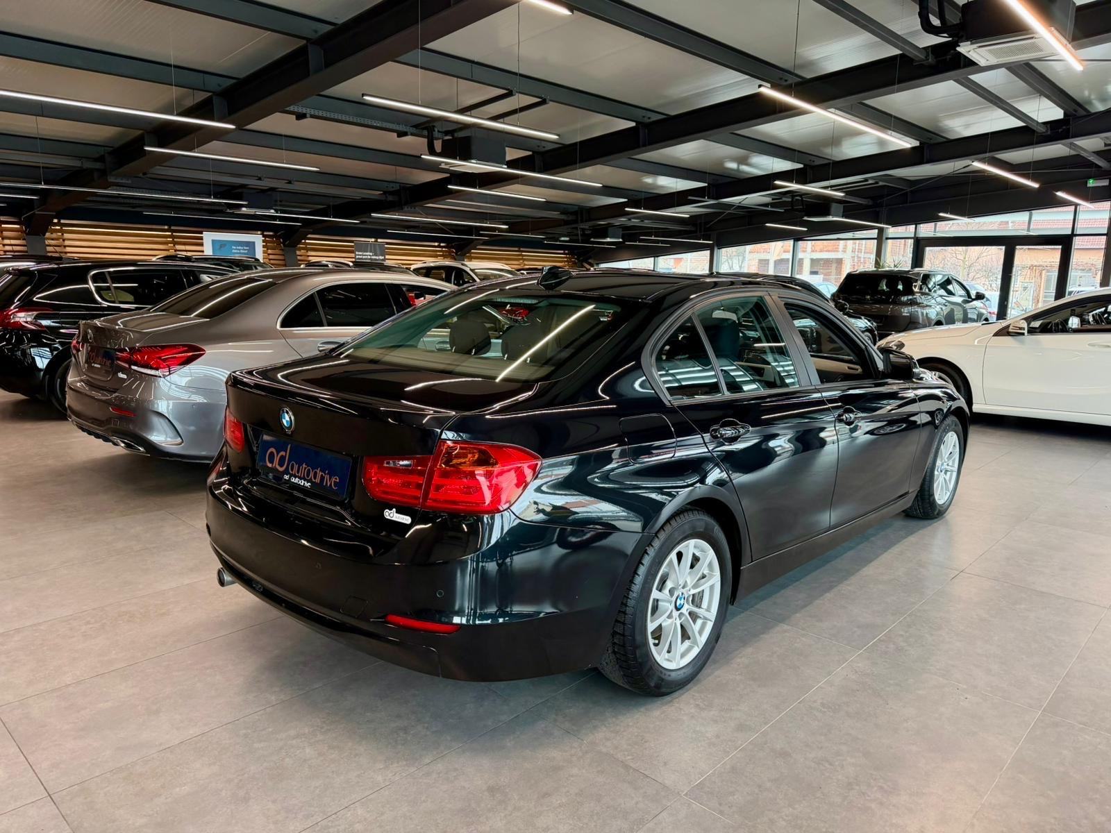 BMW serija 3 318d REGISTRIRAN • PARK. SENZORI • ALU16" • AUTOKREDIT, fotografija 7