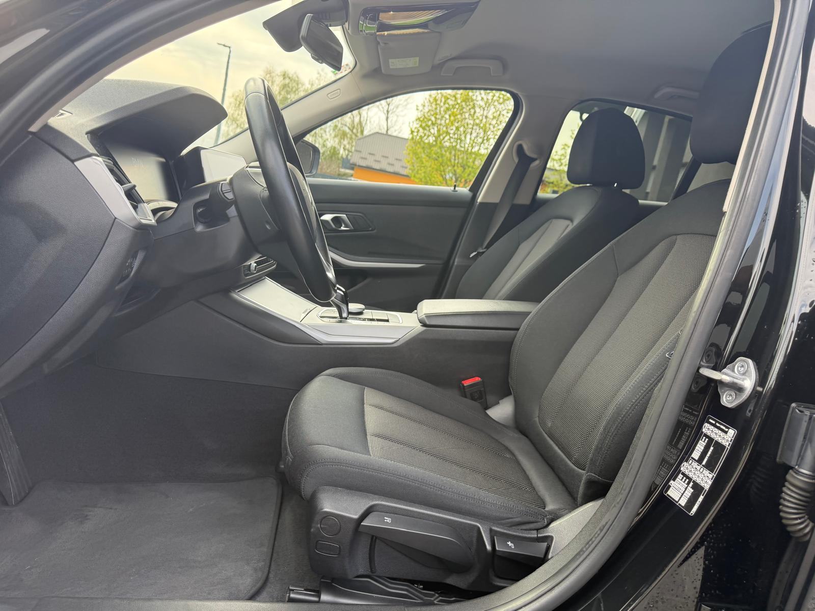 BMW serija 3 318d servis,reg 1 godinu,očuvan,kao nov!, fotografija 9