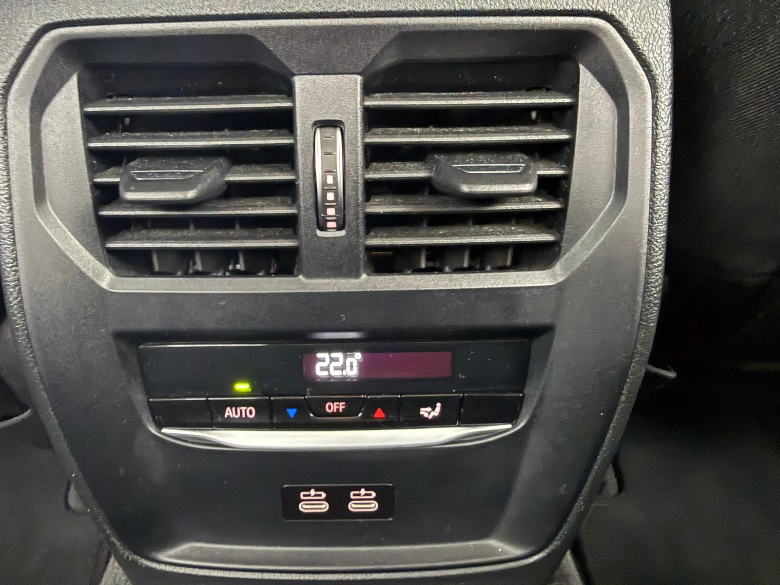 BMW serija 3 318d servis,reg 1 godinu,očuvan,kao nov!, fotografija 18