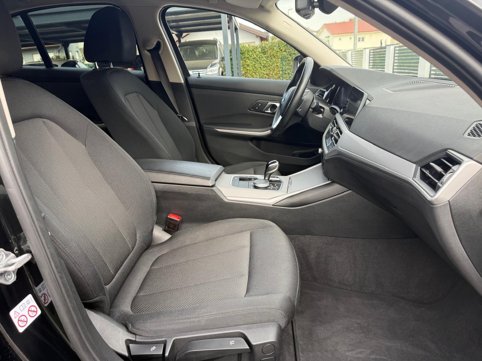 BMW serija 3 318d servis,reg 1 godinu,očuvan,kao nov!, fotografija 11