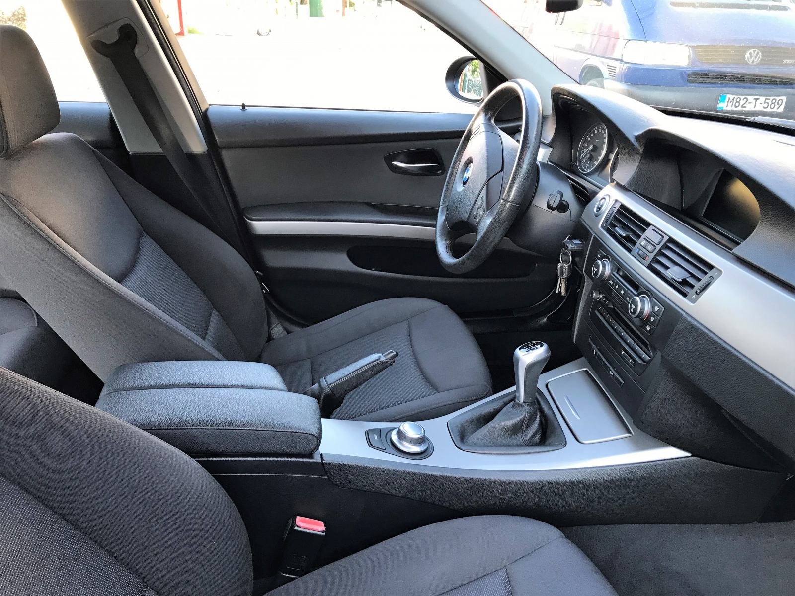 BMW serija 3 318d, fotografija 8