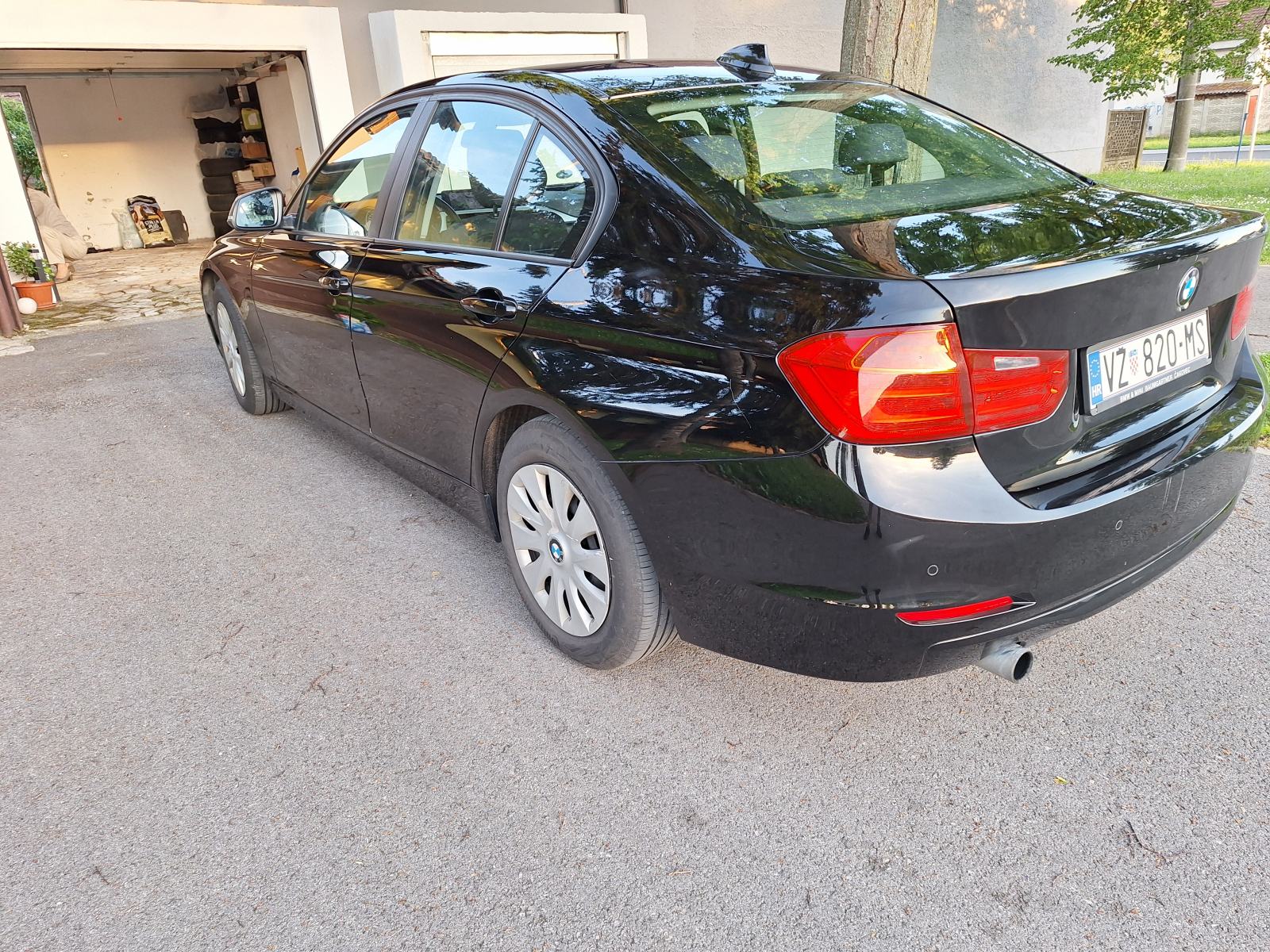 BMW F30, serija 3 318d, registriran godinu dana, fotografija 8