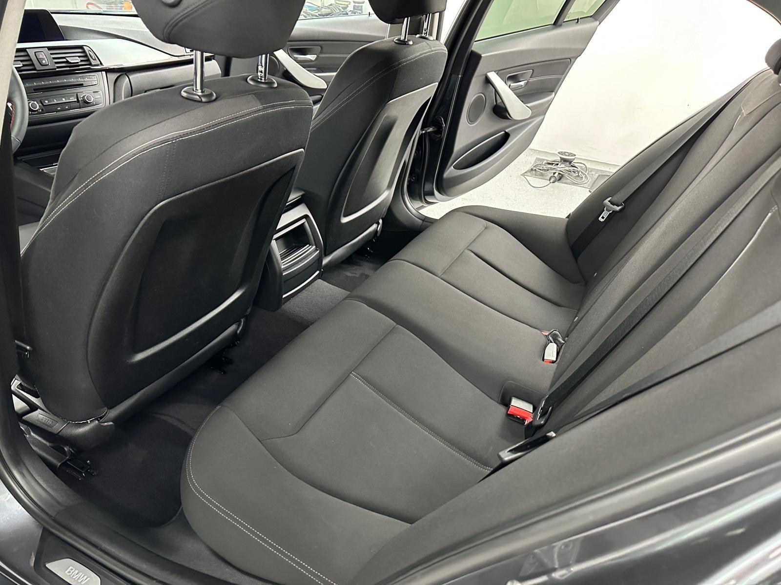 BMW serija 3 318d, fotografija 9