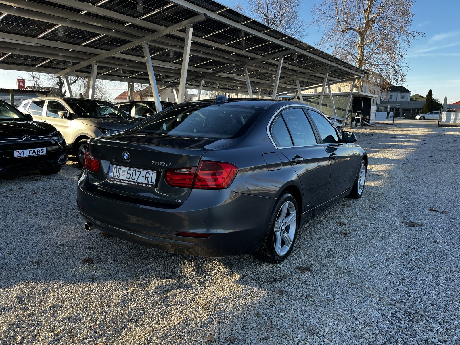 BMW serija 3 318d - NAVI,BI-XENON, NOVI LANAC, REG 11/2026, fotografija 6