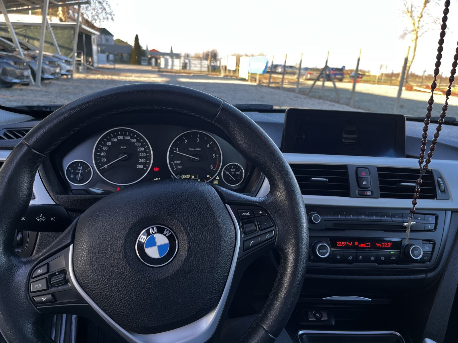 BMW serija 3 318d - NAVI,BI-XENON, NOVI LANAC, REG 11/2026, fotografija 12