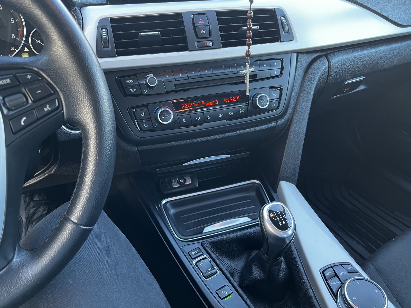 BMW serija 3 318d - NAVI,BI-XENON, NOVI LANAC, REG 11/2026, fotografija 13