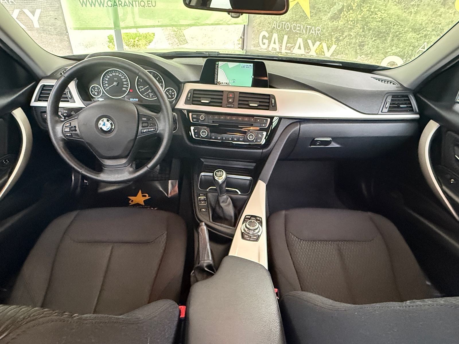 BMW serija 3 318d, fotografija 9
