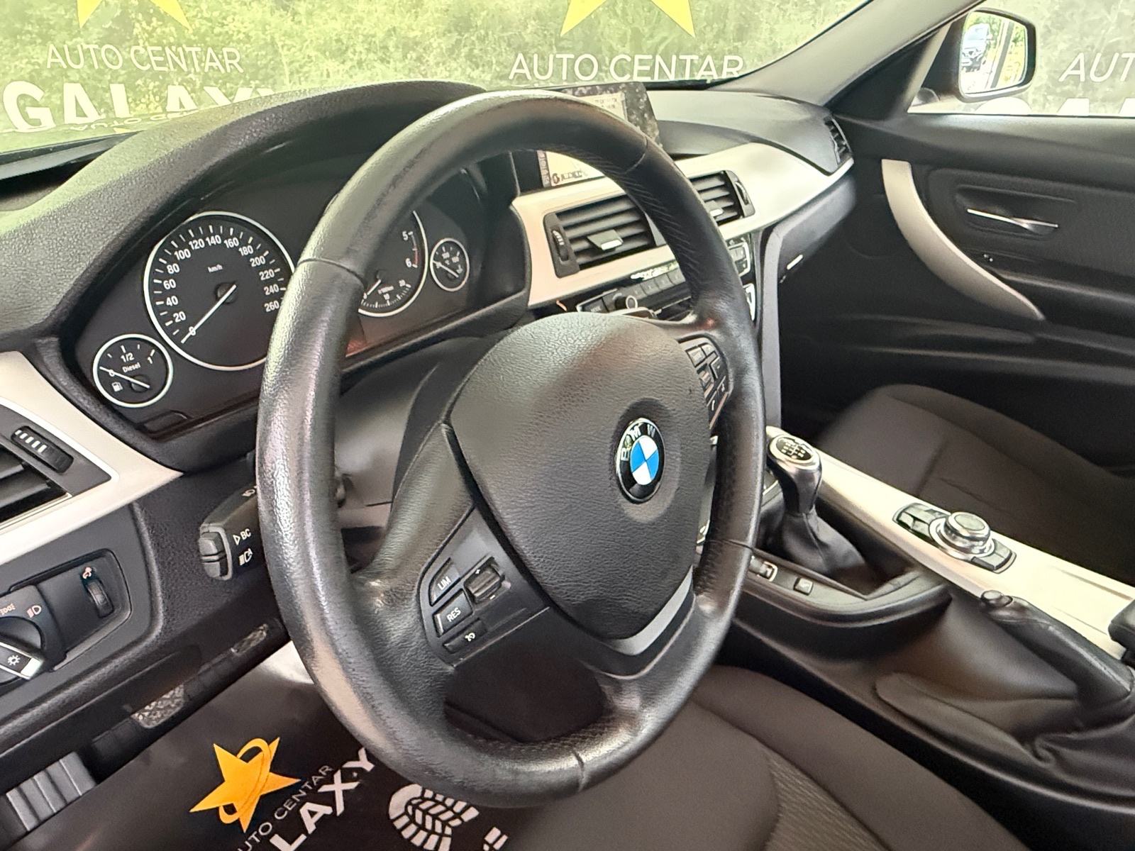 BMW serija 3 318d, fotografija 13