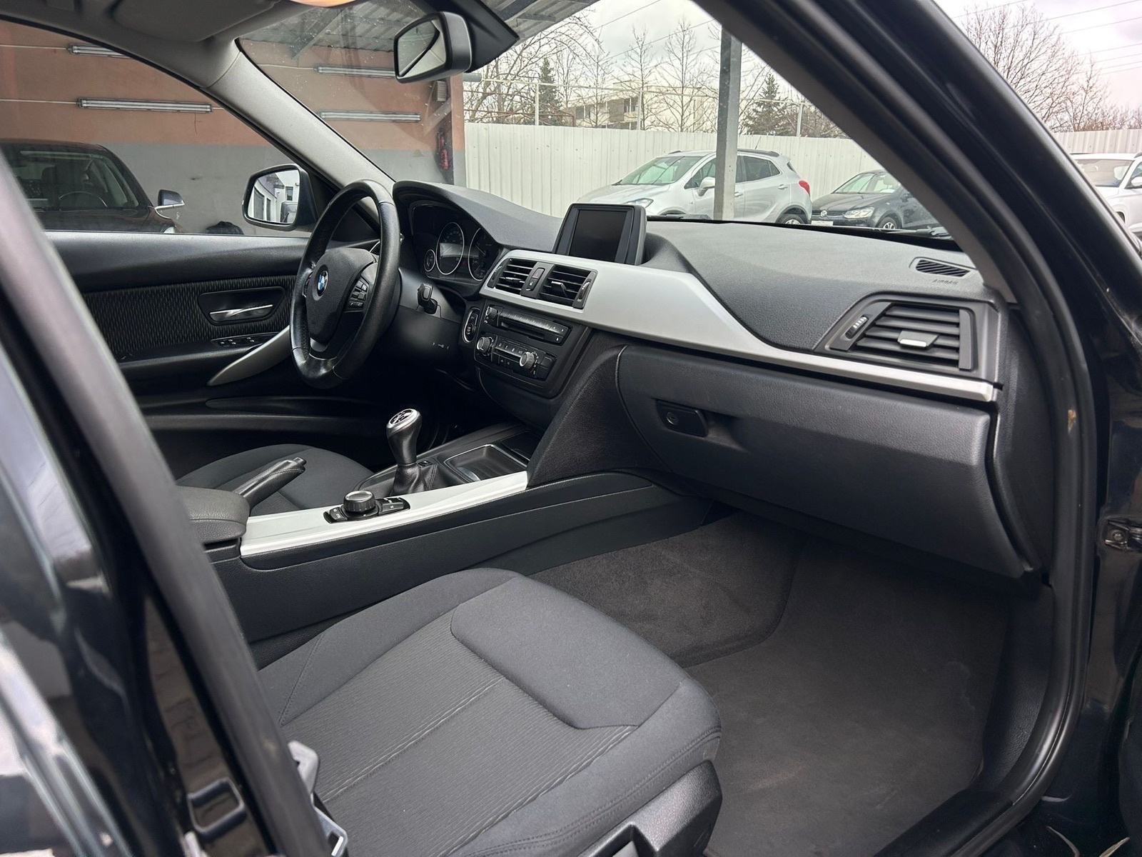 BMW serija 3 318d reg godinu dana, fotografija 8