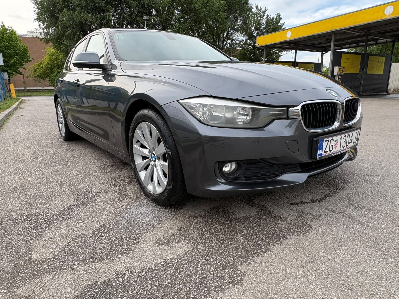 BMW serija 3 318d, fotografija 3