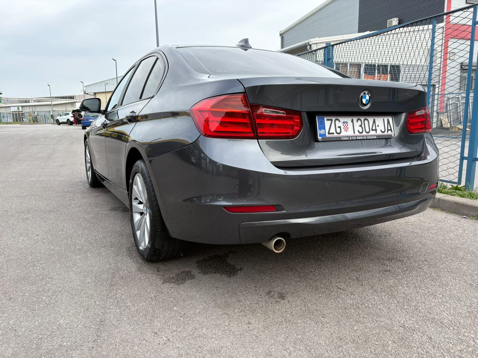 BMW serija 3 318d, fotografija 7