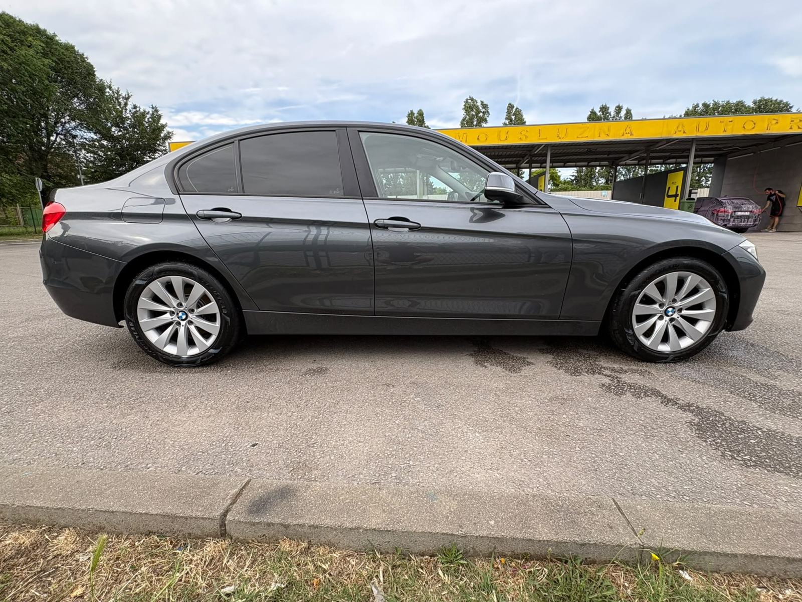 BMW serija 3 318d, fotografija 4