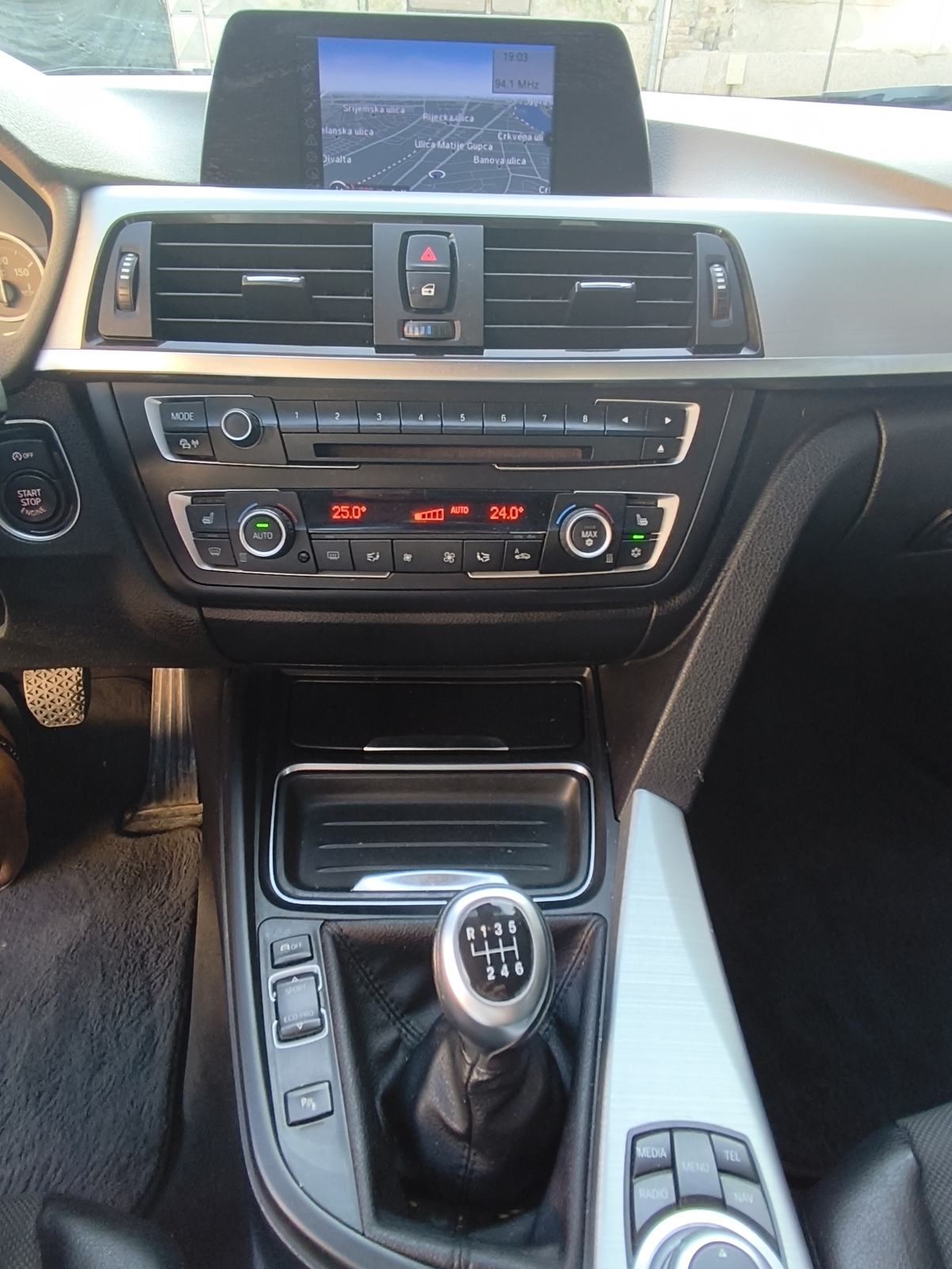 BMW serija 3 318d, REGISTRIRAN GOD. DANA, fotografija 9