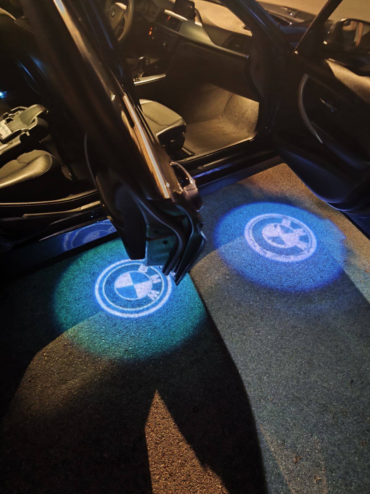 BMW serija 3 318d, REGISTRIRAN GOD. DANA, fotografija 11