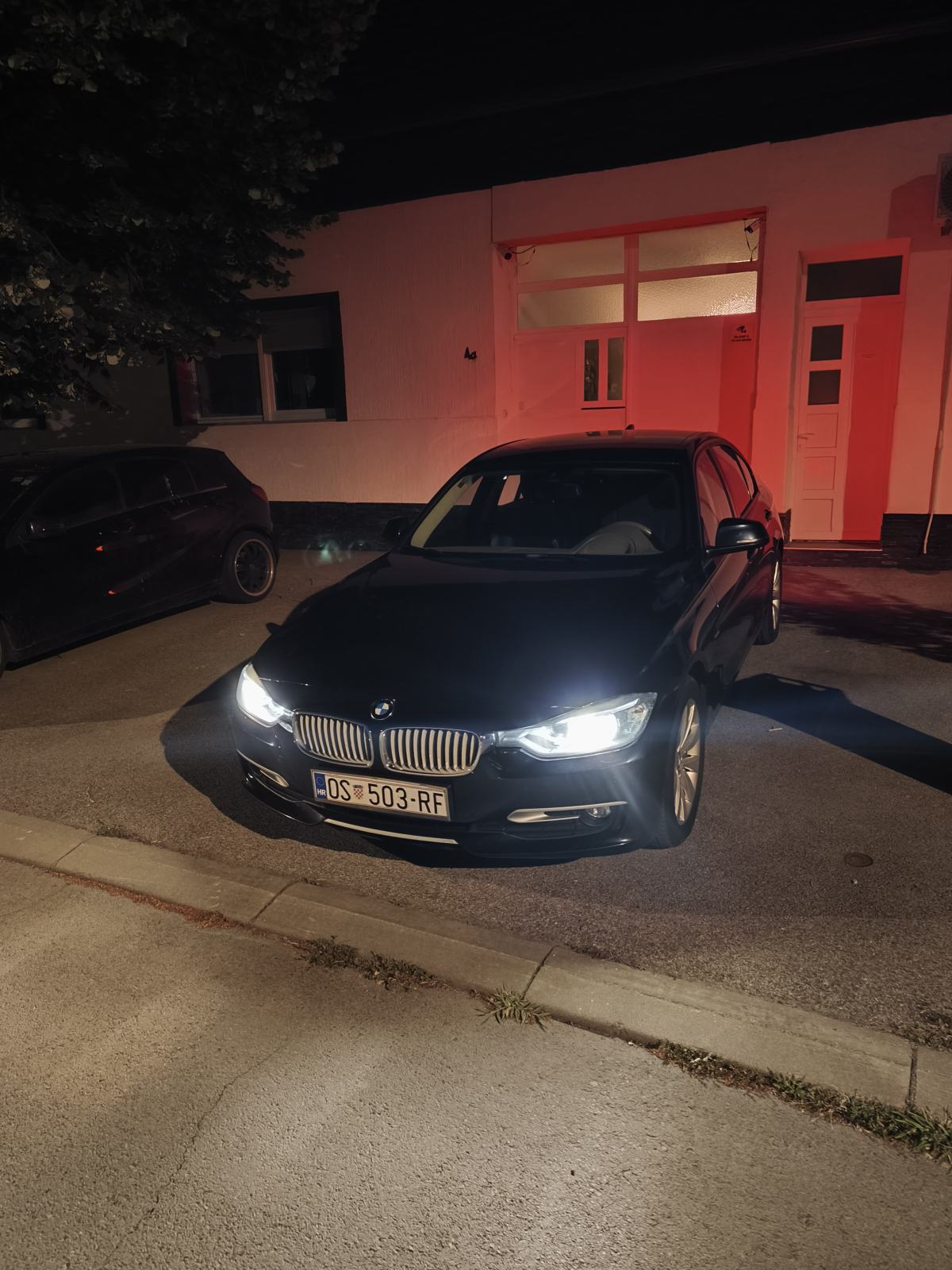BMW serija 3 318d, REGISTRIRAN GOD. DANA, fotografija 17