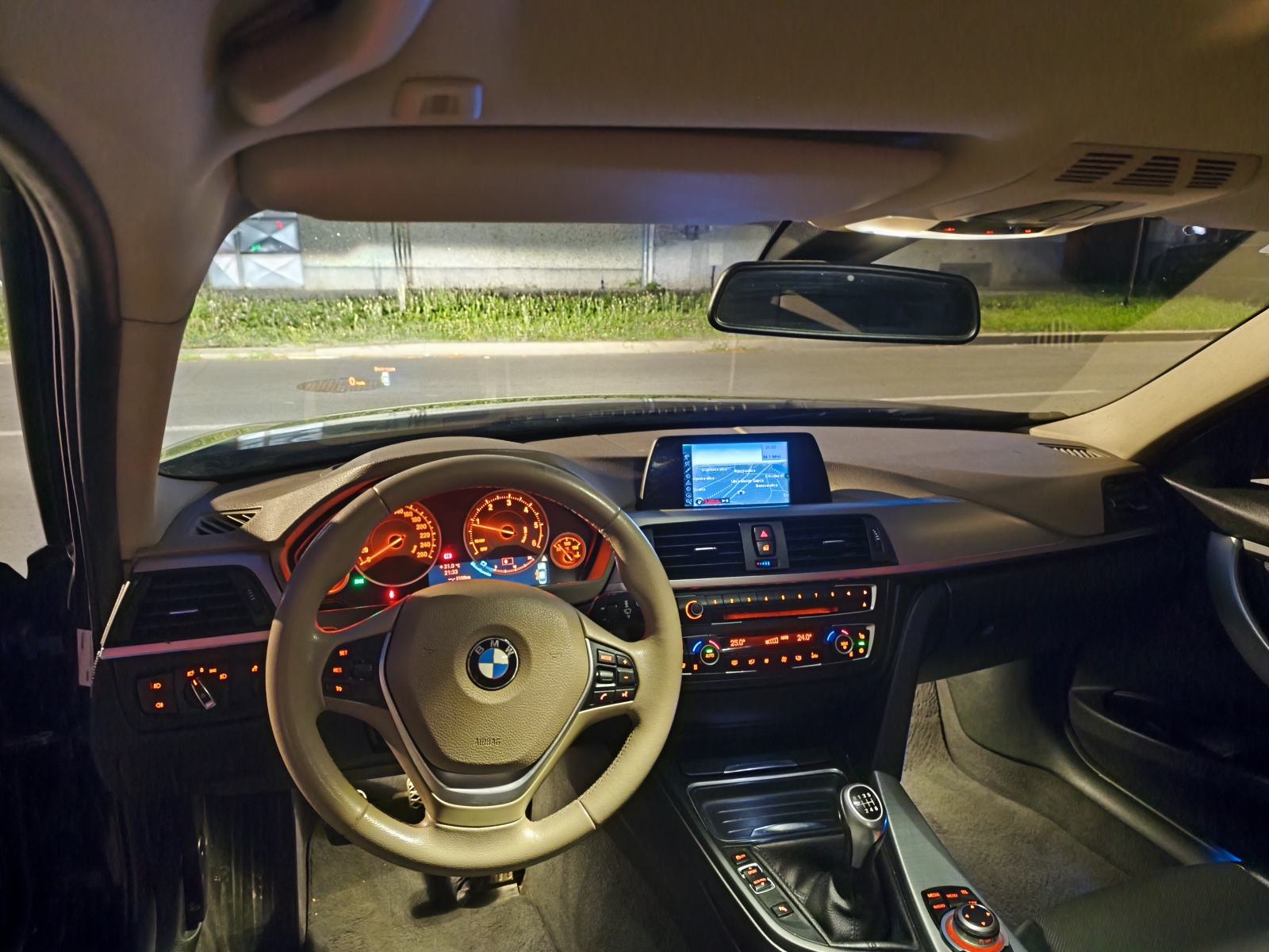 BMW serija 3 318d, REGISTRIRAN GOD. DANA, fotografija 12