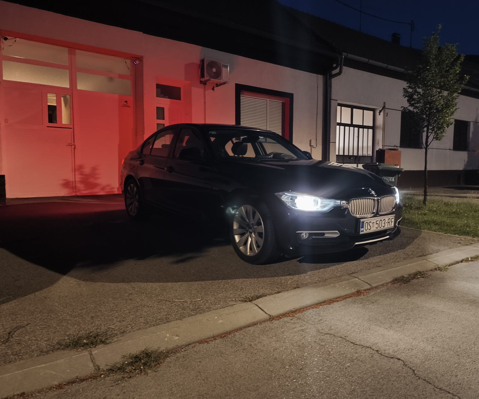 BMW serija 3 318d, REGISTRIRAN GOD. DANA, fotografija 19