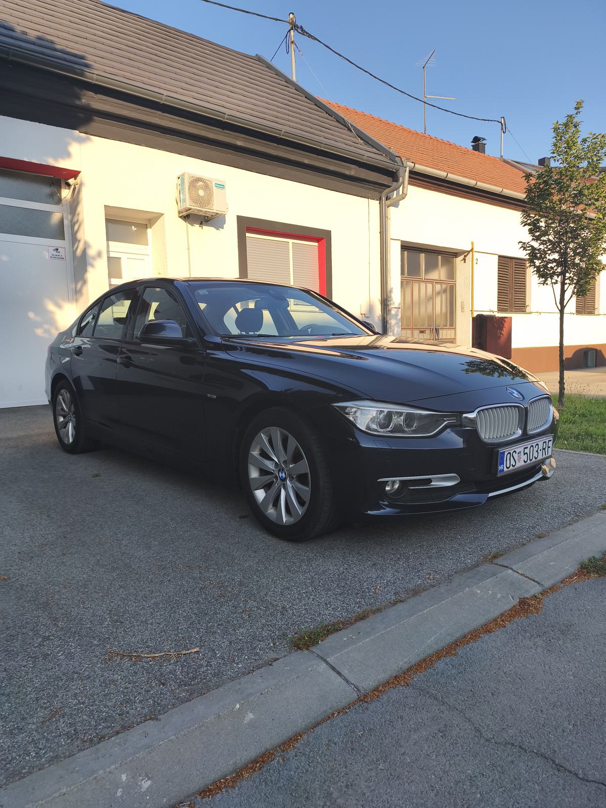 BMW serija 3 318d, REGISTRIRAN GOD. DANA, fotografija 2