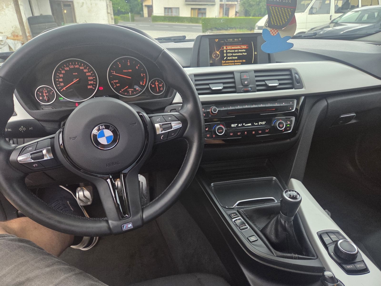 BMW serija 3 318d, fotografija 5