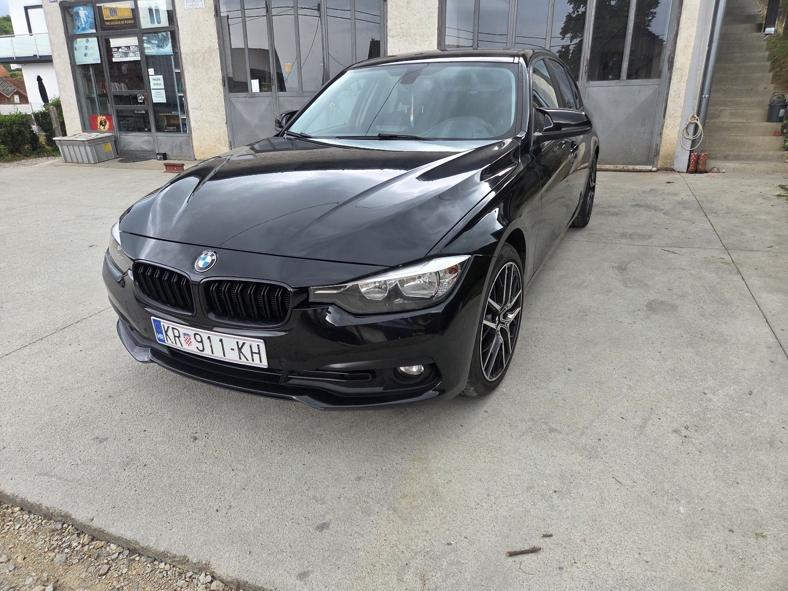 BMW serija 3 318d, fotografija 4