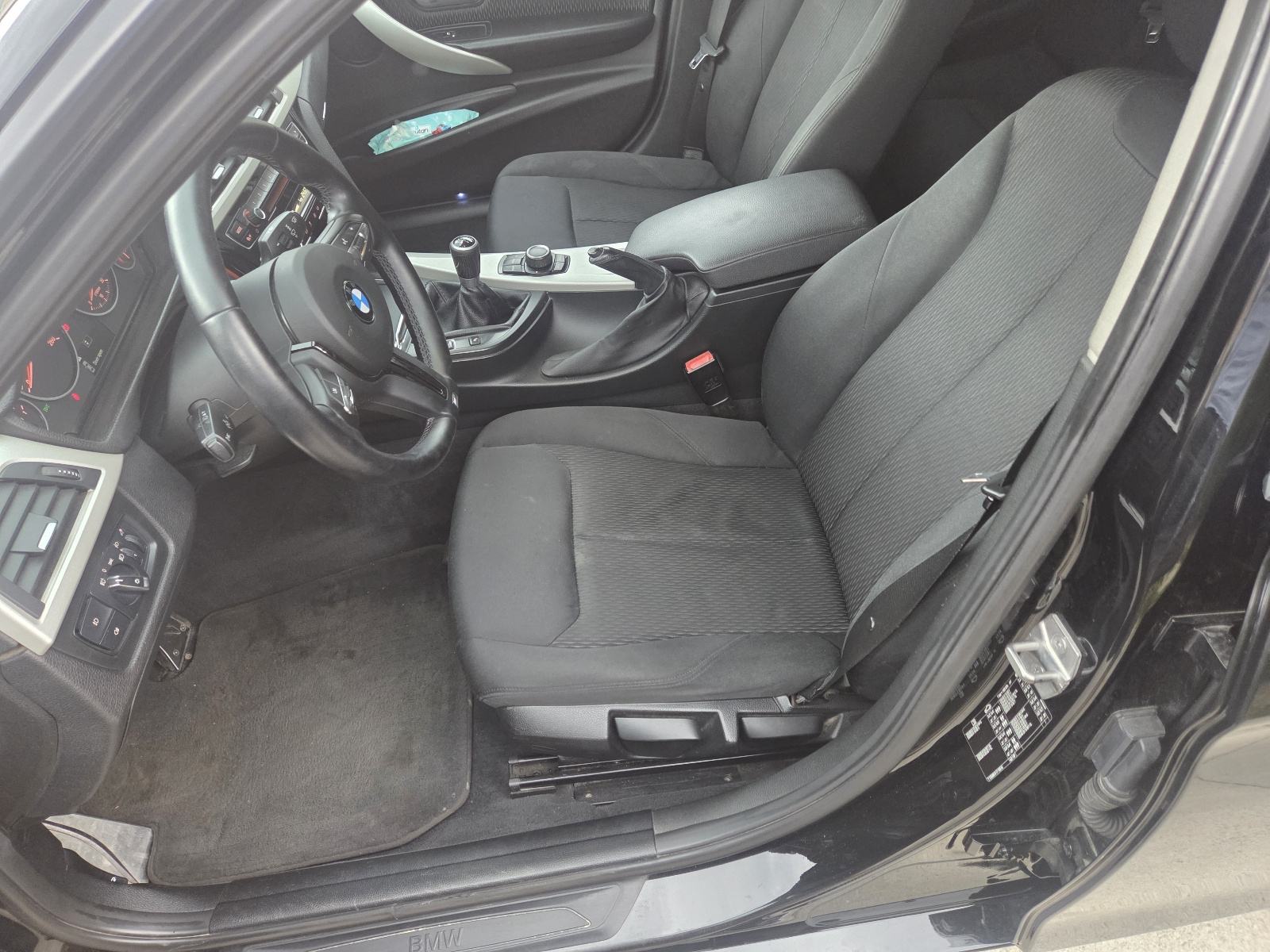 BMW serija 3 318d, fotografija 7
