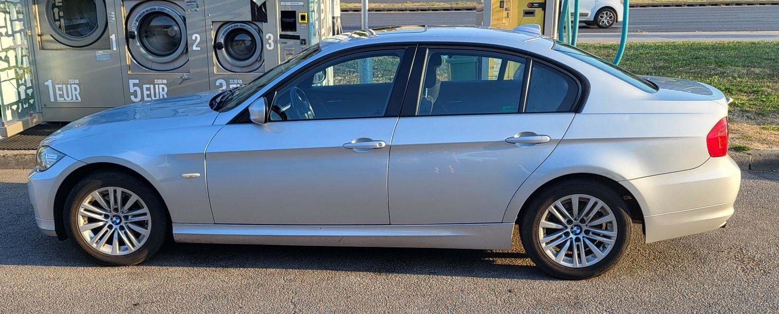 BMW serija 3 318d, fotografija 2