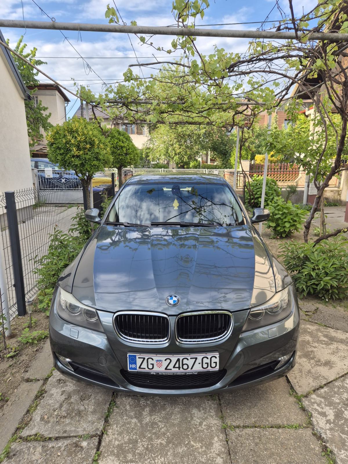 BMW serija 3 318d, fotografija 2