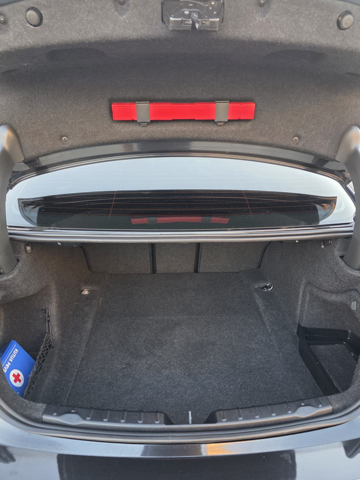 BMW serija 3 318d, fotografija 8