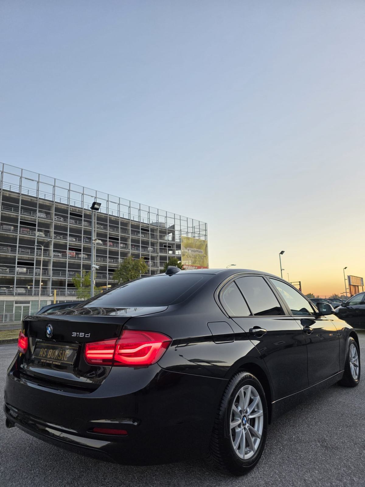 BMW serija 3 318d, fotografija 9
