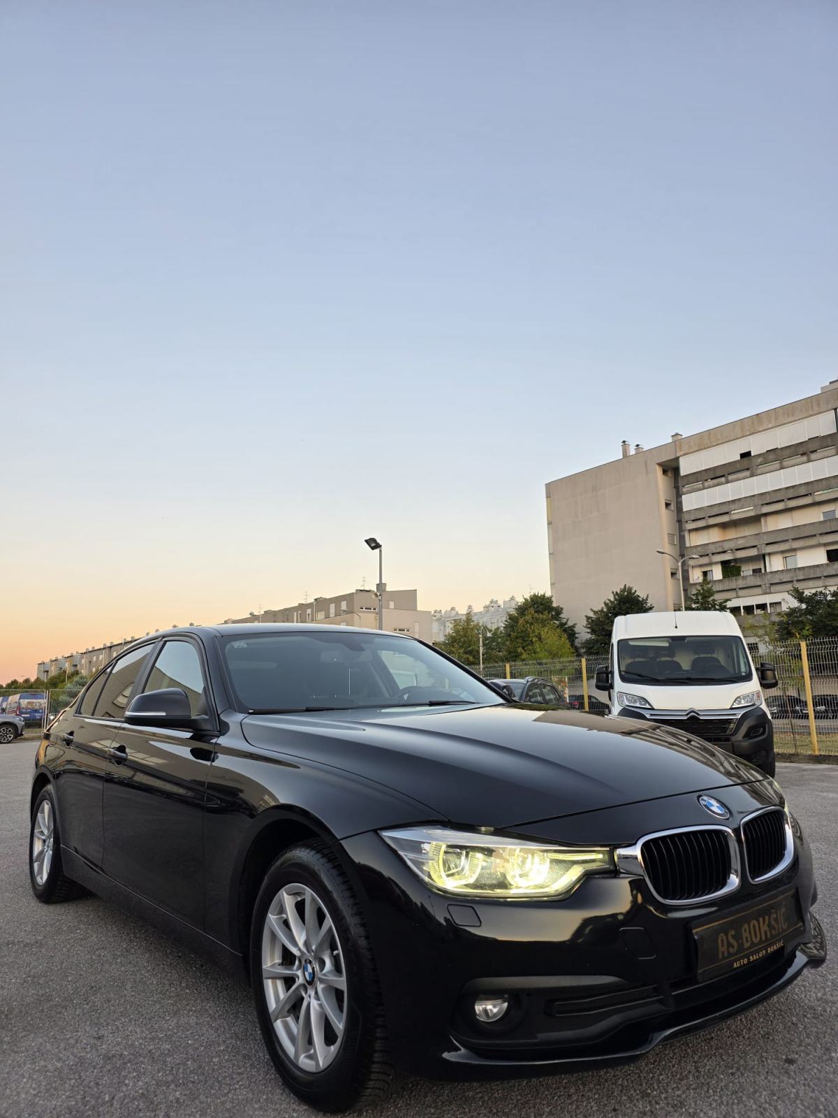 BMW serija 3 318d, fotografija 13
